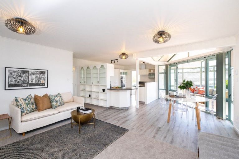 Photo of property in 3/42 Campbell Street, Havelock North, 4130