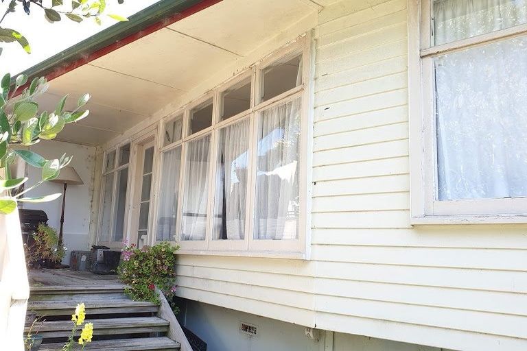 Photo of property in 71a Commercial Road, Helensville, 0800