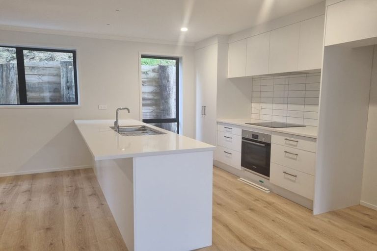 Photo of property in 52 Martingale Drive, Whitby, Porirua, 5024