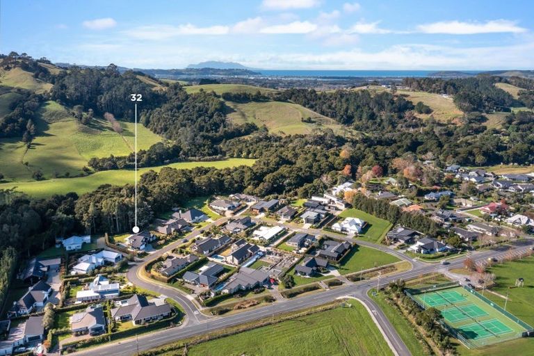 Photo of property in 32 Awanui Crescent, Matakana, 0985