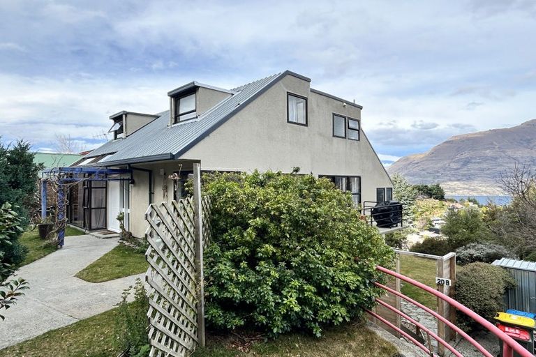 Photo of property in 20 Dart Place, Fernhill, Queenstown, 9300