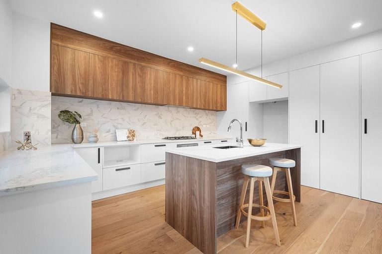 Photo of property in 41d Sunnynook Road, Forrest Hill, Auckland, 0620