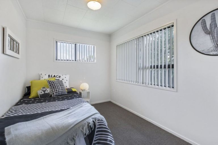 Photo of property in 71 Burundi Avenue, Clendon Park, Auckland, 2103