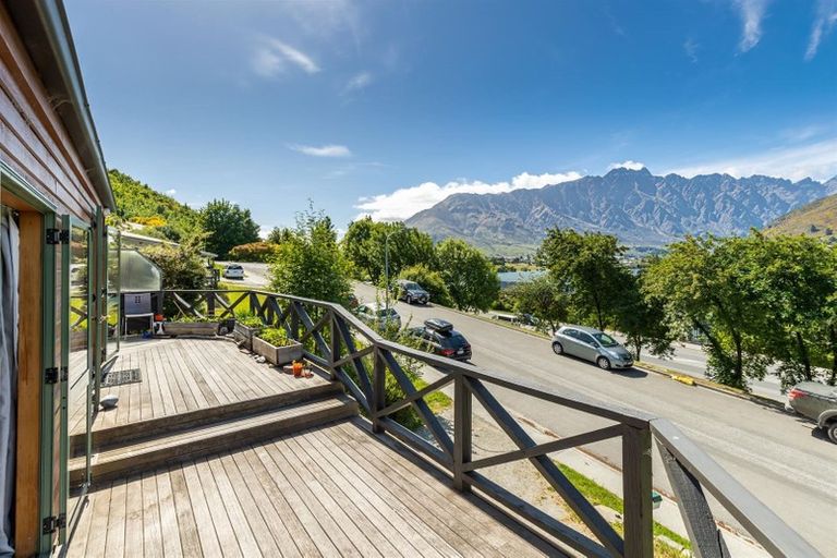 Photo of property in 5 Marina Drive, Frankton, Queenstown, 9300