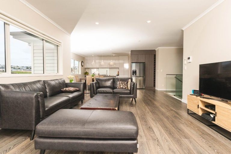 Photo of property in 7 Discovery Drive, Gulf Harbour, Whangaparaoa, 0930