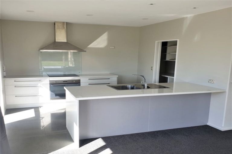 Photo of property in 9 Sandown Crescent, Aranui, Christchurch, 8061