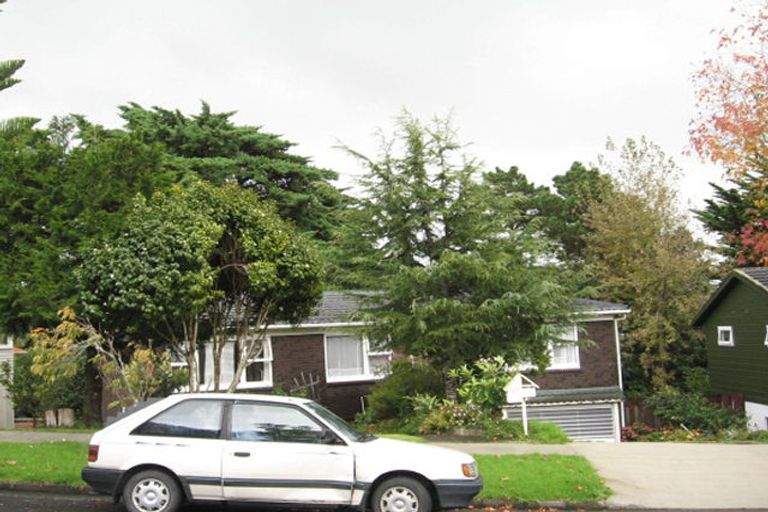 Photo of property in 10 Cheriton Road, Mellons Bay, Auckland, 2014