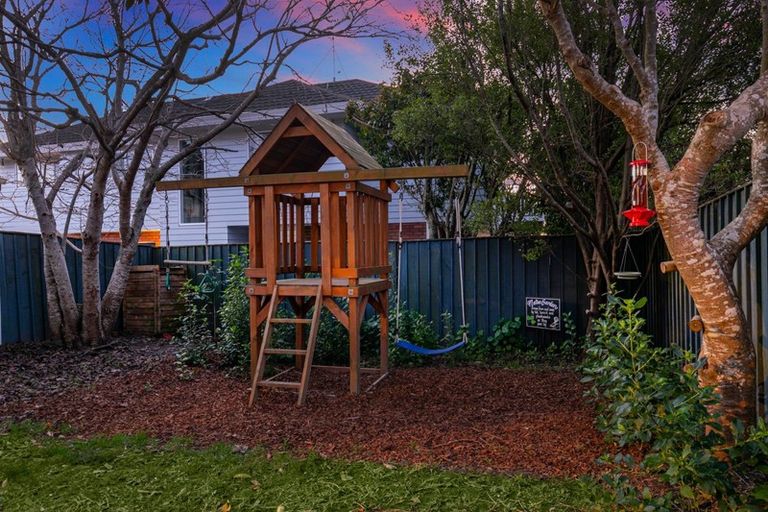 Photo of property in 1/42 Toroa Street, Torbay, Auckland, 0630