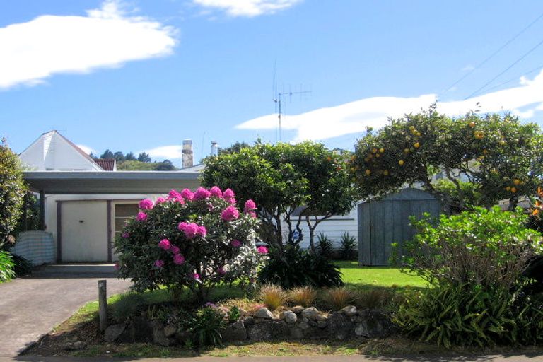 Photo of property in 6 Fyfe Road, Waihi Beach, 3611