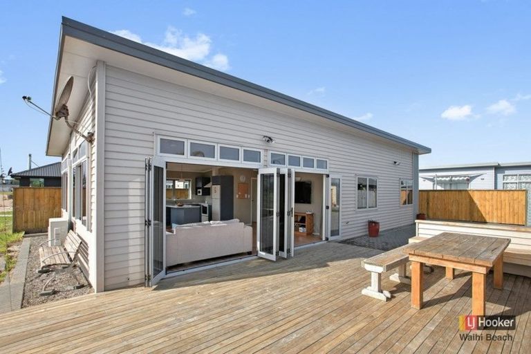 Photo of property in 44 Reel Road, Waihi Beach, 3611