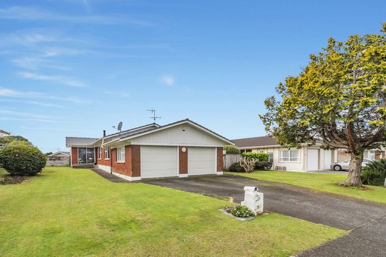 Photo of property in 25 Barnhill Crescent, Pahurehure, Papakura, 2113