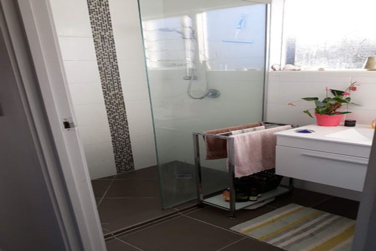 Photo of property in 206 Lake Road, Belmont, Auckland, 0622