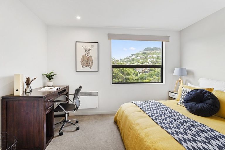 Photo of property in 1/8 Thatcher Crescent, Crofton Downs, Wellington, 6035