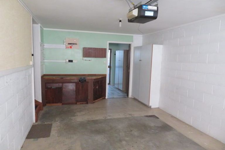 Photo of property in 1b Cairngorm Place, Highland Park, Auckland, 2010