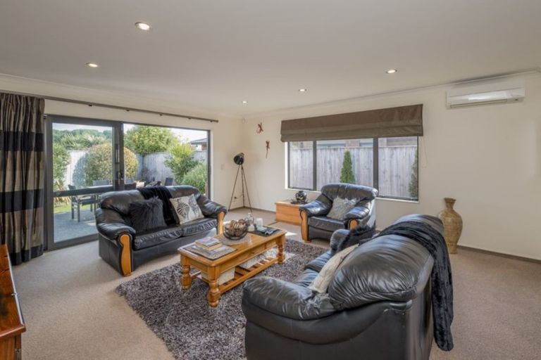 Photo of property in 14 Hulme Way, Raumati Beach, Paraparaumu, 5032