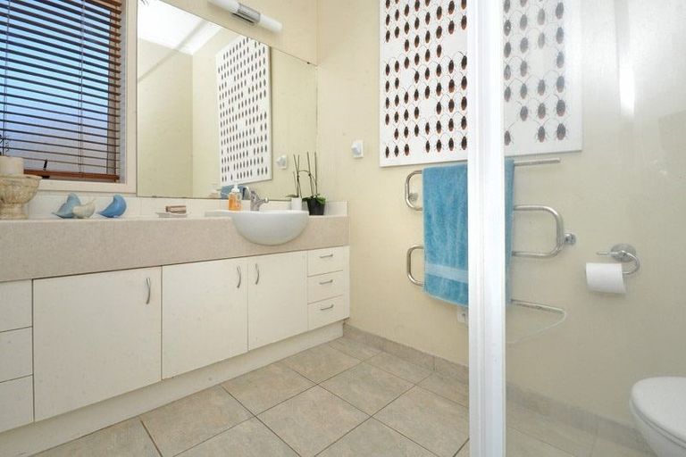 Photo of property in 24 Driftwood Drive, Red Beach, 0932