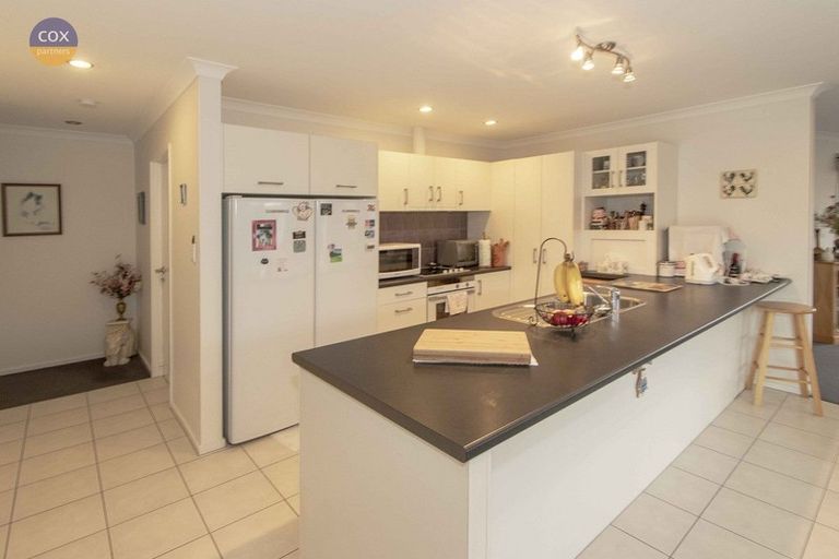 Photo of property in 12 Portland Place, Poraiti, Napier, 4112