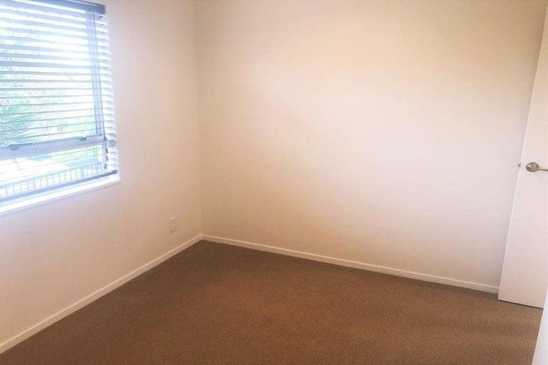 Photo of property in 1/57b Woodlands Crescent, Browns Bay, Auckland, 0630