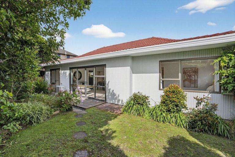 Photo of property in 1/1a Gordon Avenue, Forrest Hill, Auckland, 0620