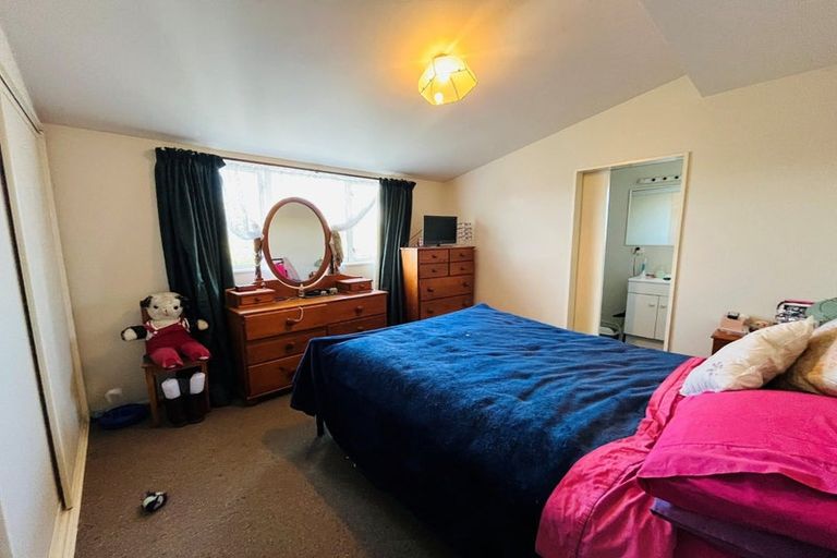 Photo of property in 1/11 Hollyford Avenue, Bryndwr, Christchurch, 8053