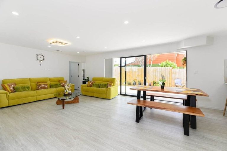 Photo of property in 6a Cutler Street, New Lynn, Auckland, 0600