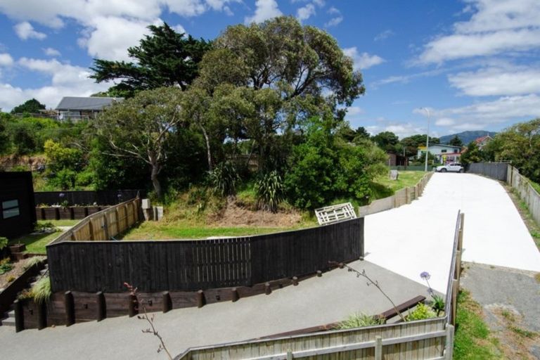 Photo of property in 1 Glen Road, Raumati South, Paraparaumu, 5032