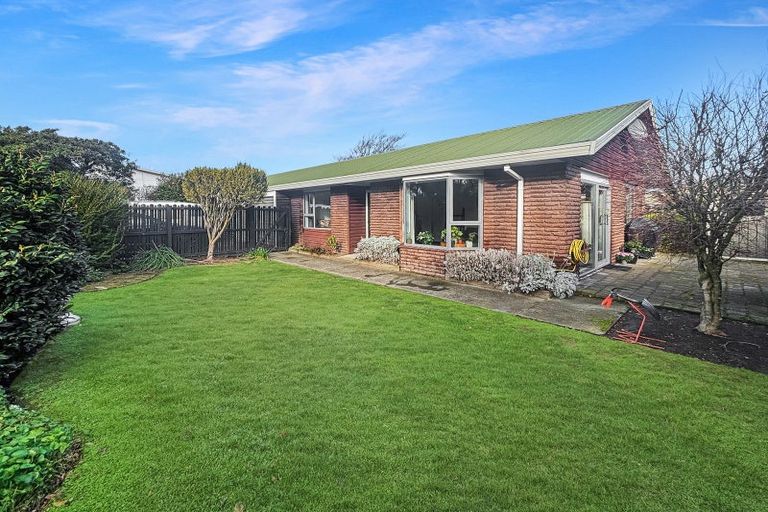 Photo of property in 2/68 Somerfield Street, Somerfield, Christchurch, 8024