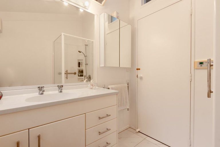 Photo of property in 117a Winara Avenue, Waikanae, 5036