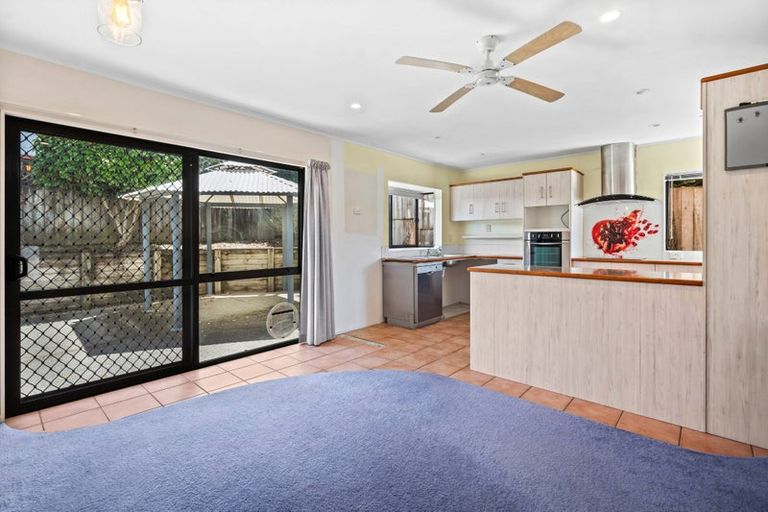 Photo of property in 8 Greenview Way, Miramar, Wellington, 6022