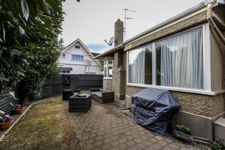Photo of property in 246 Saint Aubyn Street, New Plymouth, 4310