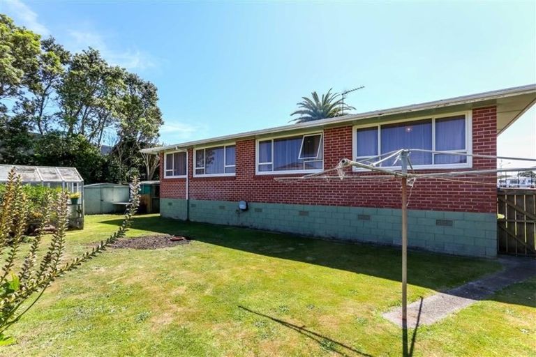 Photo of property in 12a Severn Place, Spotswood, New Plymouth, 4310