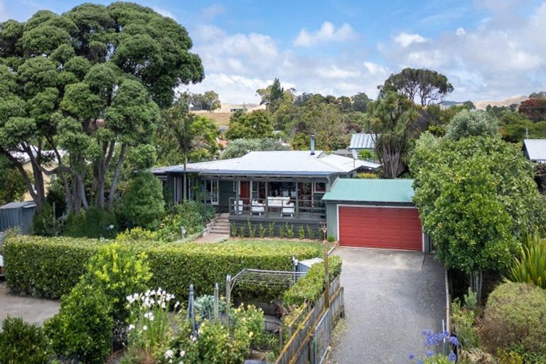 Photo of property in 24 Wellwood Terrace, Te Awanga, 4102