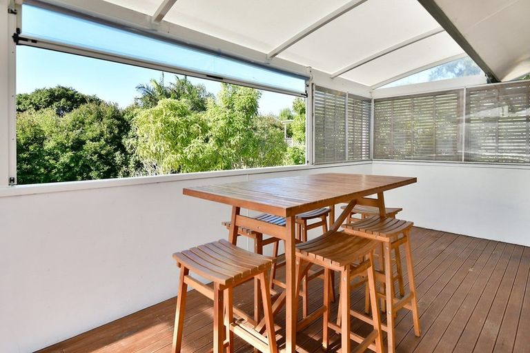 Photo of property in 30b Elliston Crescent, Stanmore Bay, Whangaparaoa, 0932