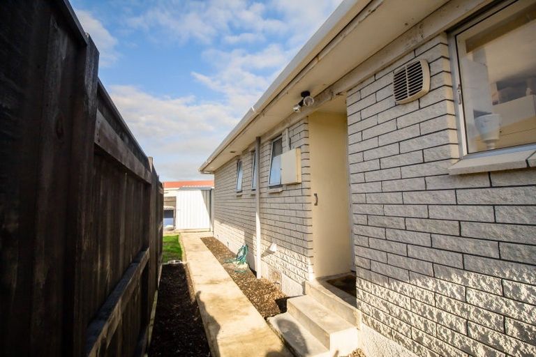 Photo of property in 32 Palliser Place, Milson, Palmerston North, 4414
