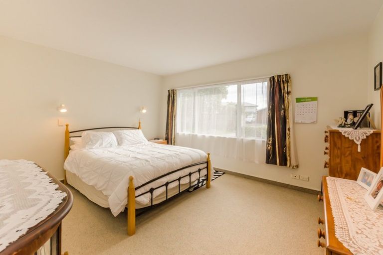 Photo of property in 130 Field Way, Waikanae Beach, Waikanae, 5036