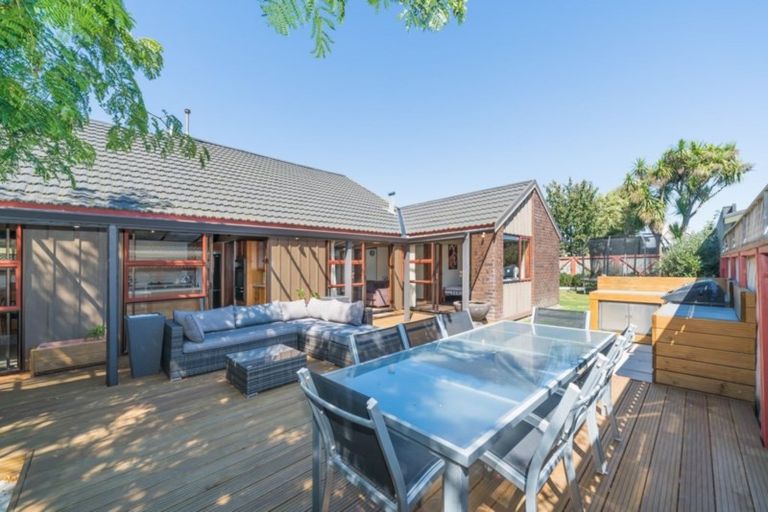 Photo of property in 7 Grange Place, Milson, Palmerston North, 4414