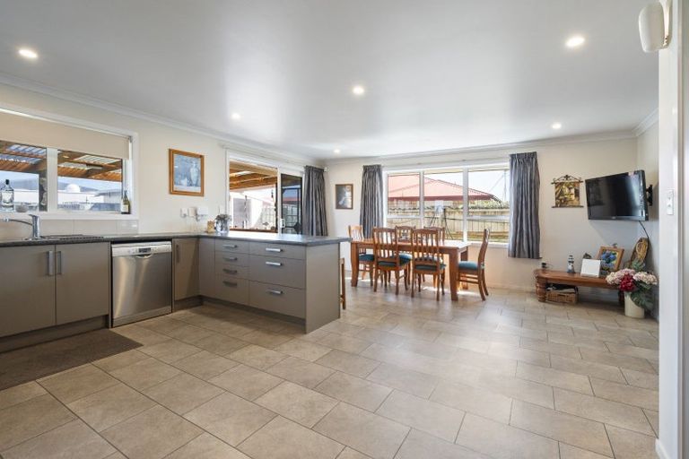 Photo of property in 12 Malthus Place, Foxton Beach, Foxton, 4815
