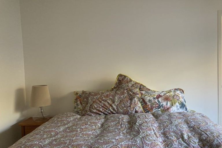 Photo of property in 2/10 Taupata Street, Redcliffs, Christchurch, 8081