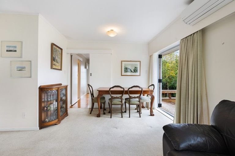 Photo of property in 2/5 Evelyn Place, Hillcrest, Auckland, 0627