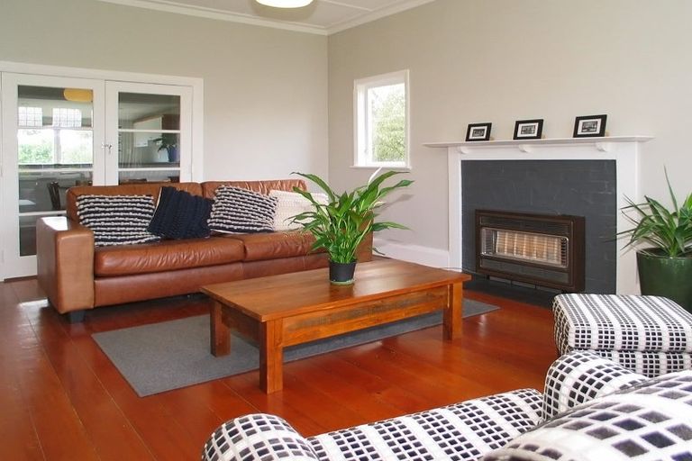 Photo of property in 11 Tawa Street, Tawa, Wellington, 5028