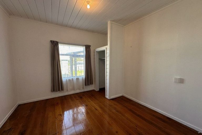 Photo of property in 104 Centennial Avenue, Waitara, 4320