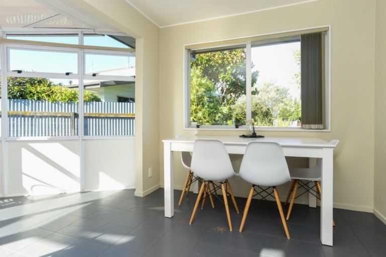 Photo of property in 22 Glamorgan Avenue, Tamatea, Napier, 4112
