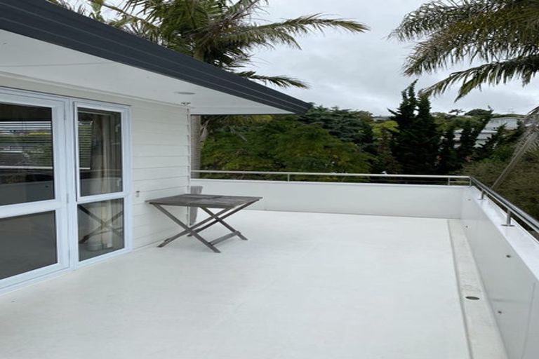 Photo of property in 1/37 Selwyn Crescent, Forrest Hill, Auckland, 0620