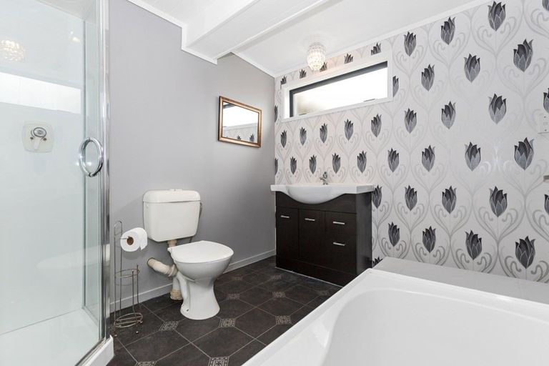 Photo of property in 84 Houchens Road, Glenview, Hamilton, 3206