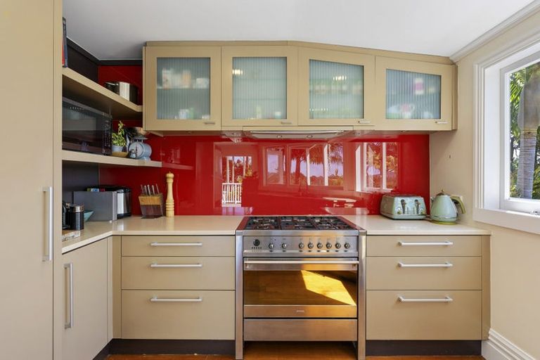 Photo of property in 46 Waterview Road, Stanley Point, Auckland, 0624