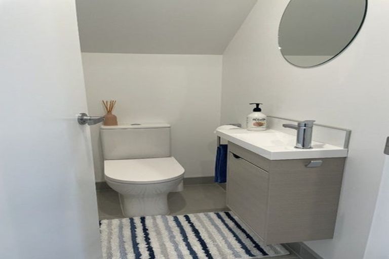 Photo of property in 8 Rauriki Lane, Rosehill, Papakura, 2113