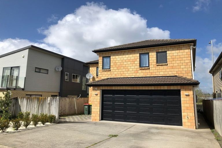 Photo of property in 21 Agapanthus Place, Flat Bush, Auckland, 2016