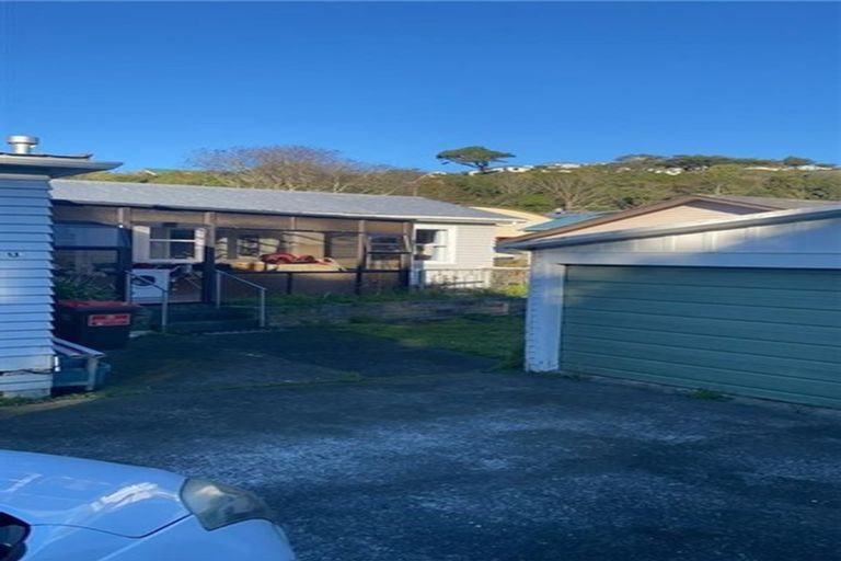 Photo of property in 19 Petherick Crescent, Johnsonville, Wellington, 6037