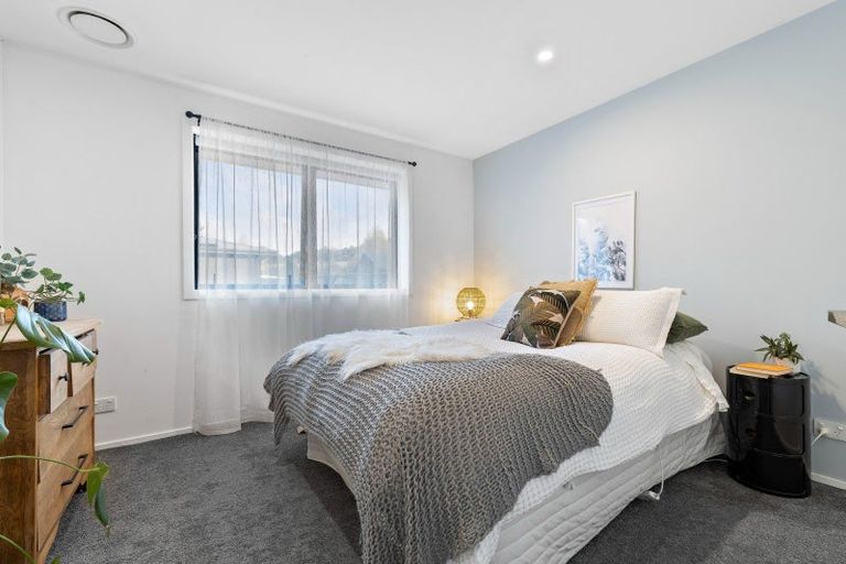 Photo of property in 31 Kingfisher Crescent, Albert Town, Wanaka, 9305