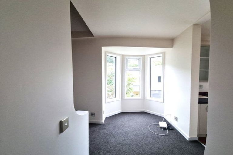 Photo of property in 11 Lawson Place, Mount Victoria, Wellington, 6011